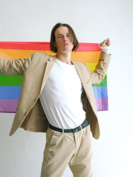 une personne bisexuelle