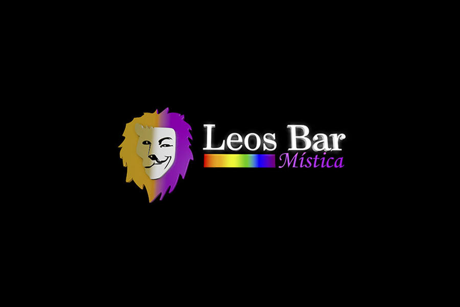 Logo de Leos Bar Mística con la cara de un león en tonos del arcoíris, el nombre y una bandera de arcoíris atrás.
