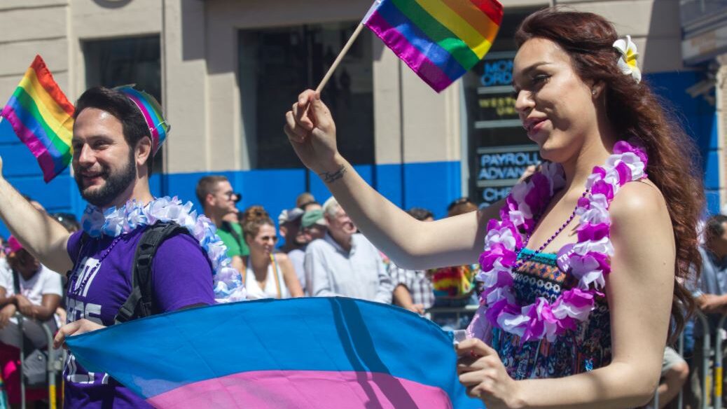 parade de personnes trans